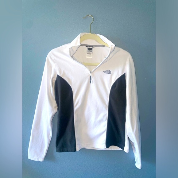 The North Face Sweaters - The north face pullover Half zip up jacket sweater pullover black and white